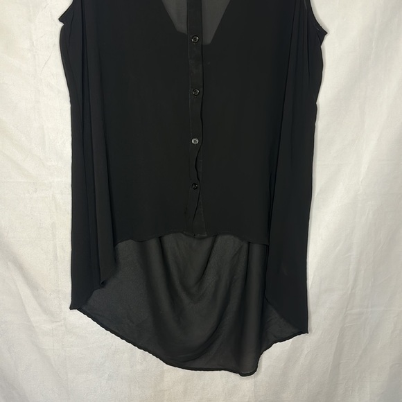 FOREVER 21 SHEER TANK BUTTON DOWN BLOUSE (L) - Picture 4 of 9